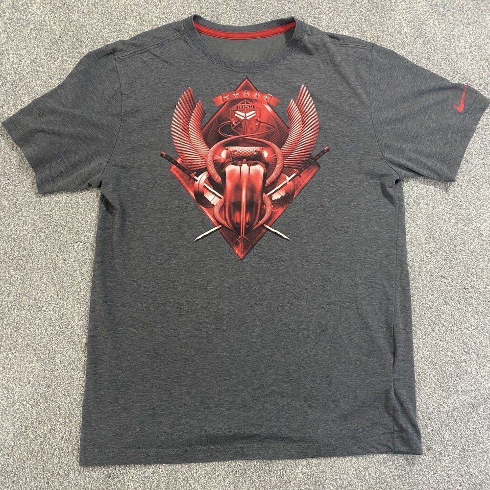 Nike Kobe Bryant 24 Red Snake Decal Men’s‎ T-shirt